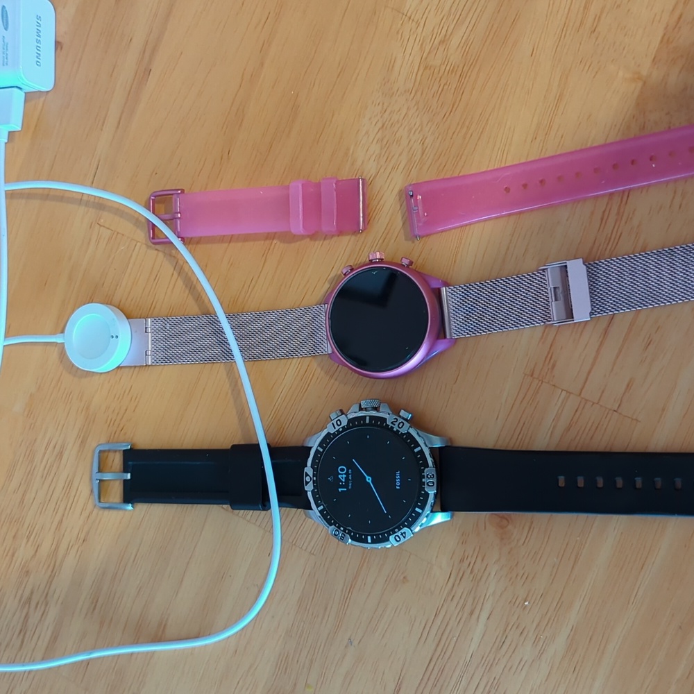 Fossil Unisex 46MM Gen 5 SmartWatch and Fossil Sport 41 mm Smartwatch - Picture 4 of 4